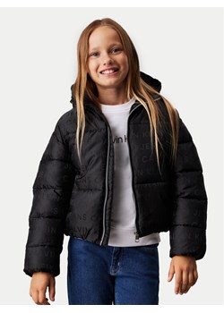 Calvin Klein Jeans Kurtka zimowa Logo Aop IG0IG02730 Czarny Regular Fit ze sklepu MODIVO w kategorii Kurtki dziewczęce - zdjęcie 182762839