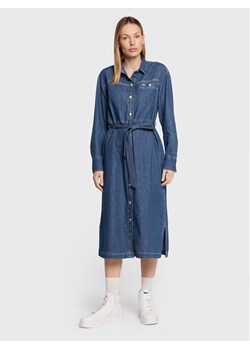 Lee Sukienka koszulowa Eyelet L50MCULA 112321266 112321266 Niebieski Regular Fit ze sklepu MODIVO w kategorii Sukienki - zdjęcie 182762848