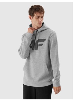 4F Bluza 4FAW23TSWSM694 Szary Regular Fit ze sklepu MODIVO w kategorii Bluzy męskie - zdjęcie 182763318
