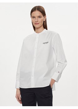 Tommy Hilfiger Koszula Monotype WW0WW41150 Biały Relaxed Fit ze sklepu MODIVO w kategorii Koszule damskie - zdjęcie 182763328
