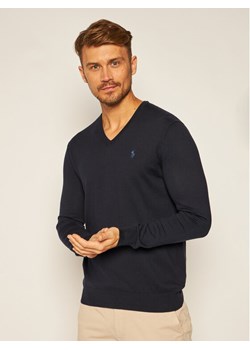Polo Ralph Lauren Sweter Ls Sf Vn Pp 710670789004 Granatowy Slim Fit ze sklepu MODIVO w kategorii Swetry męskie - zdjęcie 182764287