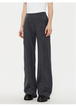 JOOP! Spodnie dresowe 30033363 Szary Relaxed Fit ze sklepu MODIVO w kategorii Spodnie damskie - zdjęcie 182765556