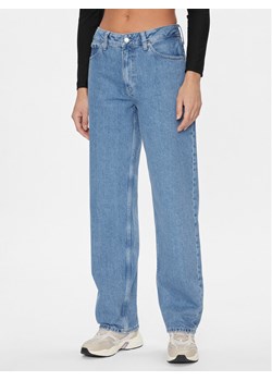 Calvin Klein Jeans Jeansy 90's J20J222440 Niebieski Relaxed Fit ze sklepu MODIVO w kategorii Jeansy damskie - zdjęcie 182766398