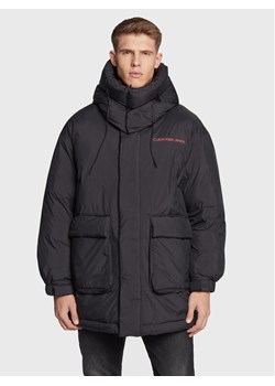 Calvin Klein Jeans Kurtka zimowa J30J321907 Czarny Relaxed Fit ze sklepu MODIVO w kategorii Kurtki męskie - zdjęcie 182767067