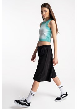 Czarne krótkie spodenki model jorts, kolor - czarny, rozmiar - 140 - id: 15395 - marki REPORTER - 183548147 Czarne krótkie spodenki model jorts, kolor - czarny, rozmiar - 140 ze sklepu REPORTER w kategorii Spodenki dziewczęce - zdjęcie 183548147