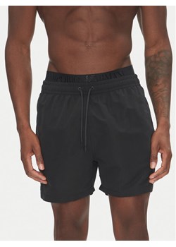 Emporio Armani Szorty kąpielowe EM000686 AF12329 UC001 Czarny Regular Fit ze sklepu MODIVO w kategorii Kąpielówki - zdjęcie 183551449