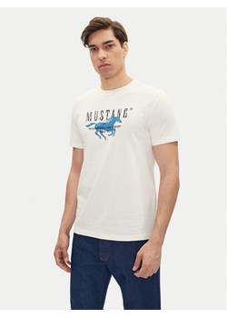 Mustang T-Shirt Austin 1016484 Biały Regular Fit ze sklepu MODIVO w kategorii T-shirty męskie - zdjęcie 183551557