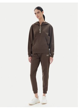 EA7 Emporio Armani Dres 7W000117 AF13135 U6139 Brązowy Regular Fit ze sklepu MODIVO w kategorii Dresy damskie - zdjęcie 183558397