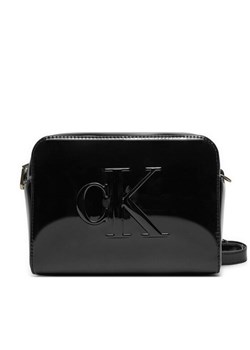 Torebka Calvin Klein Jeans Sculpted Camera Bag Im K60K613054 Czarny ze sklepu eobuwie.pl w kategorii Listonoszki - zdjęcie 183572927