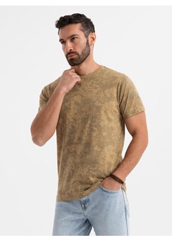 Wzorzysta bawełniana męska koszulka z krótkim rękawem – oliwkowa V3 OM-TSFP-0223 ze sklepu ombre w kategorii T-shirty męskie - zdjęcie 183575146