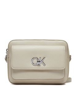 Torebka Calvin Klein Re-Lock Camera K60K612538 Écru ze sklepu eobuwie.pl w kategorii Listonoszki - zdjęcie 183590807