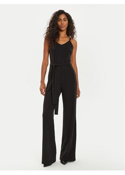 Guess Kombinezon O4BD03 KCHZ2 Czarny Regular Fit ze sklepu MODIVO w kategorii Kombinezony damskie - zdjęcie 183593486