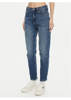 HUGO Jeansy Noe_B 50520614 Niebieski Mom Fit ze sklepu MODIVO w kategorii Jeansy damskie - zdjęcie 183596956