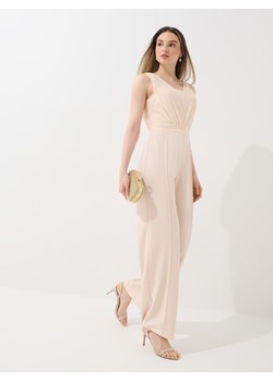 Mohito - Elegancki kombinezon - beżowy ze sklepu Mohito w kategorii Kombinezony damskie - zdjęcie 183600226