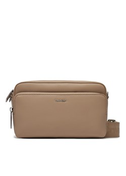 Calvin Klein Torebka Ck Must Camera Bag W/Pckt Lg K60K608410 Beżowy ze sklepu MODIVO w kategorii Listonoszki - zdjęcie 183603017