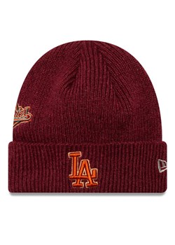 Czapka New Era LA Dodgers World Series Patch Cuff Knit Beanie 60580732 Czerwony ze sklepu eobuwie.pl w kategorii Czapki zimowe męskie - zdjęcie 183606555