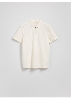 Reserved - Strukturalne polo regular fit - złamana biel - id: 754EC-01X - marki Reserved - 183617226 Reserved - Strukturalne polo regular fit - złamana biel ze sklepu Reserved w kategorii T-shirty męskie - zdjęcie 183617226