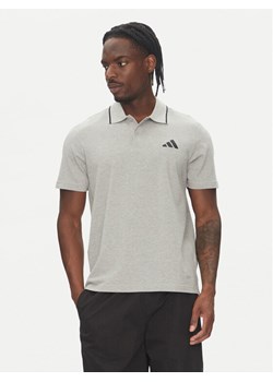 adidas Polo Essentials Small Logo JE9022 Szary Regular Fit ze sklepu MODIVO w kategorii T-shirty męskie - zdjęcie 183631639