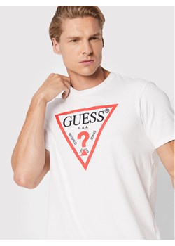 Guess T-Shirt M2GI68 KBA60 Biały Regular Fit ze sklepu MODIVO w kategorii T-shirty męskie - zdjęcie 183639477