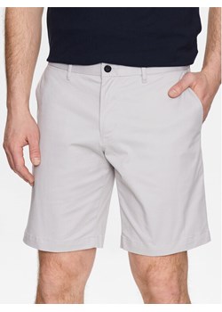 Tommy Hilfiger Szorty materiałowe Brooklyn 1985 MW0MW23563 Szary Regular Fit ze sklepu MODIVO w kategorii Spodenki męskie - zdjęcie 183652265