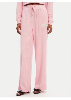 Juicy Couture Spodnie dresowe Regan JCWBJ125335 Różowy Wide Leg ze sklepu MODIVO w kategorii Spodnie damskie - zdjęcie 183652406