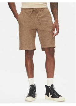 Lindbergh Szorty materiałowe 30-508003 Beżowy Relaxed Fit ze sklepu MODIVO w kategorii Spodenki męskie - zdjęcie 183652427