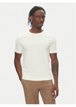 Lindbergh T-Shirt 30-400200 Écru Relaxed Fit ze sklepu MODIVO w kategorii T-shirty męskie - zdjęcie 183652729