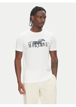 Mustang T-Shirt Austin 1016492 Biały Regular Fit ze sklepu MODIVO w kategorii T-shirty męskie - zdjęcie 183653068