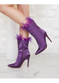 Royalfashion Fioletowe damskie botki z piórkami Wenelika ze sklepu royalfashion.pl w kategorii Botki - zdjęcie 183675977