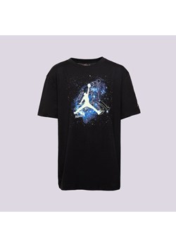 JORDAN T-SHIRT JDB SKY IS NOT THE LIMIT GLOW BOY ze sklepu Sizeer w kategorii T-shirty chłopięce - zdjęcie 183676439