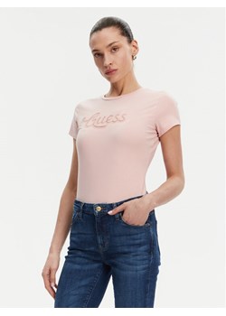 Guess T-Shirt W5GI47 KA0Q1 Różowy Slim Fit ze sklepu MODIVO w kategorii Bluzki damskie - zdjęcie 183679168