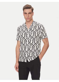 Baldessarini Koszula B3 76002.3720 Biały Regular Fit ze sklepu MODIVO w kategorii Koszule męskie - zdjęcie 183683829