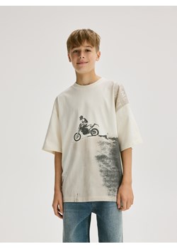 Reserved - Bawełniany t-shirt z nadrukiem - złamana biel ze sklepu Reserved w kategorii T-shirty chłopięce - zdjęcie 183685115