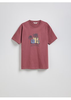 Reserved - T-shirt comfort z nadrukiem - bordowy - id: WC951-83X - marki Reserved - 183685249 Reserved - T-shirt comfort z nadrukiem - bordowy ze sklepu Reserved w kategorii T-shirty męskie - zdjęcie 183685249