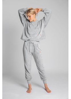Pluszowe spodnie joggery - popielate ze sklepu Cudmoda w kategorii Spodnie damskie - zdjęcie 183696546