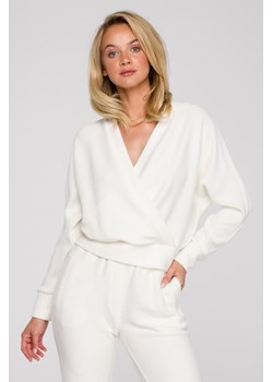 Bluza z kopertowym dekoltem - kremowa ze sklepu Cudmoda w kategorii Bluzy damskie - zdjęcie 183696636