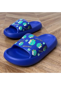 Blue klapki dziecięce z nadrukiem Dinos niebieskie ze sklepu ButyModne.pl w kategorii Klapki dziecięce - zdjęcie 183699918