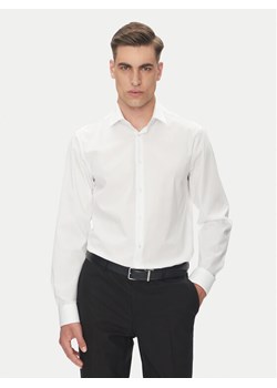 Calvin Klein Koszula Essential LV019EU001 Biały Regular Fit ze sklepu MODIVO w kategorii Koszule męskie - zdjęcie 183706226