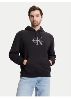Calvin Klein Jeans Bluza Monologo LV04RC282G Czarny Regular Fit ze sklepu MODIVO w kategorii Bluzy męskie - zdjęcie 183706415