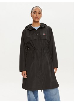 Tommy Jeans Parka Chicago DW0DW18305 Czarny Regular Fit ze sklepu MODIVO w kategorii Parki damskie - zdjęcie 183725245