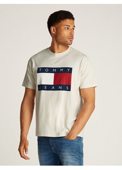 TOMMY JEANS Koszulka w kolorze kremowym ze sklepu Limango Polska w kategorii T-shirty męskie - zdjęcie 183740075