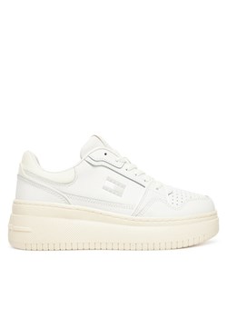 Sneakersy Tommy Jeans Tjw Retro Basket Flatform EN0EN02840 Écru ze sklepu eobuwie.pl w kategorii Buty sportowe damskie - zdjęcie 183747506