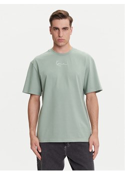 Karl Kani T-Shirt Small Signature Essential PD00008142 Zielony Relaxed Fit ze sklepu MODIVO w kategorii T-shirty męskie - zdjęcie 183751479