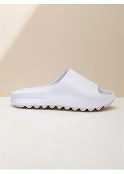 Royalfashion Damskie klapki na płaskiej podeszwie Easy Breeze ze sklepu royalfashion.pl w kategorii Klapki damskie - zdjęcie 183762835