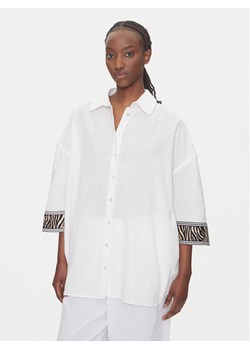 LOLA CASADEMUNT Koszula LS2515036 Biały Relaxed Fit ze sklepu MODIVO w kategorii Koszule damskie - zdjęcie 183764985