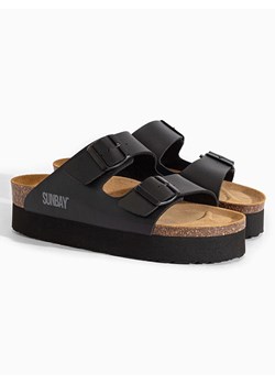 Sunbay Klapki w kolorze czarnym ze sklepu Limango Polska w kategorii Klapki damskie - zdjęcie 183770639