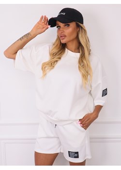 KOMPLET SZORTY+ T-SHIRT Z NASZYWKĄ- BIAŁY ze sklepu olika.com.pl w kategorii Komplety i garnitury damskie - zdjęcie 183773827