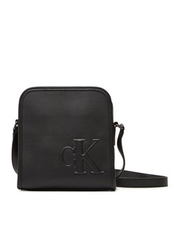 Saszetka Calvin Klein Sculpted Impression Reporter 18 LV04G3157G Czarny ze sklepu eobuwie.pl w kategorii Saszetki - zdjęcie 183807489