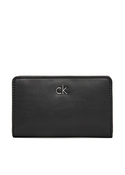 Duży Portfel Damski Calvin Klein Ck Re-Lock Medium Bifold LV04F1033G Czarny ze sklepu eobuwie.pl w kategorii Portfele damskie - zdjęcie 183808055