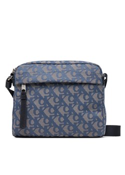 Saszetka Calvin Klein Slouched Monogram Mini Zip Fligh LV04G3175G Błękitny ze sklepu eobuwie.pl w kategorii Saszetki - zdjęcie 183808349